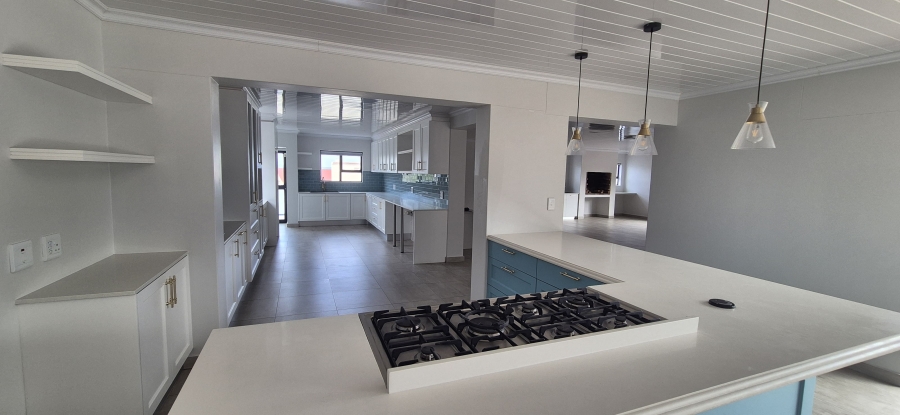 5 Bedroom Property for Sale in Myburgh Park Western Cape